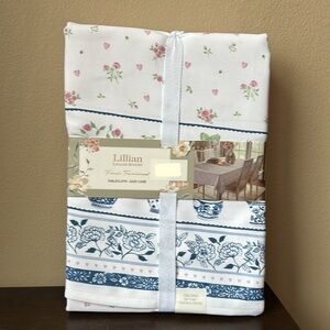 Lillian August New Tablecloth Valentines Day Hearts Floral Roses 60”x 84”